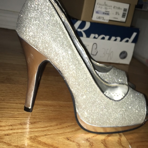 SOLD🎉🎉New, never used open toe heels - Picture 2 of 2